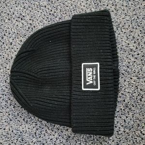 Black vans beanie